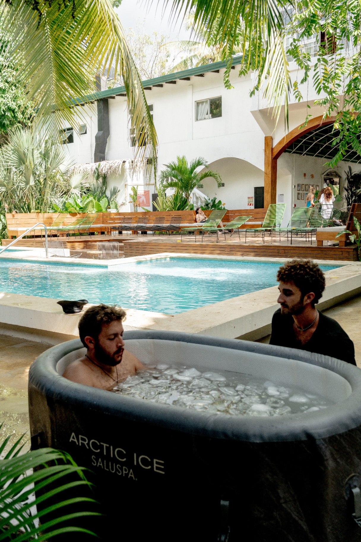 Ice bath by the pool in Santa Teresa
